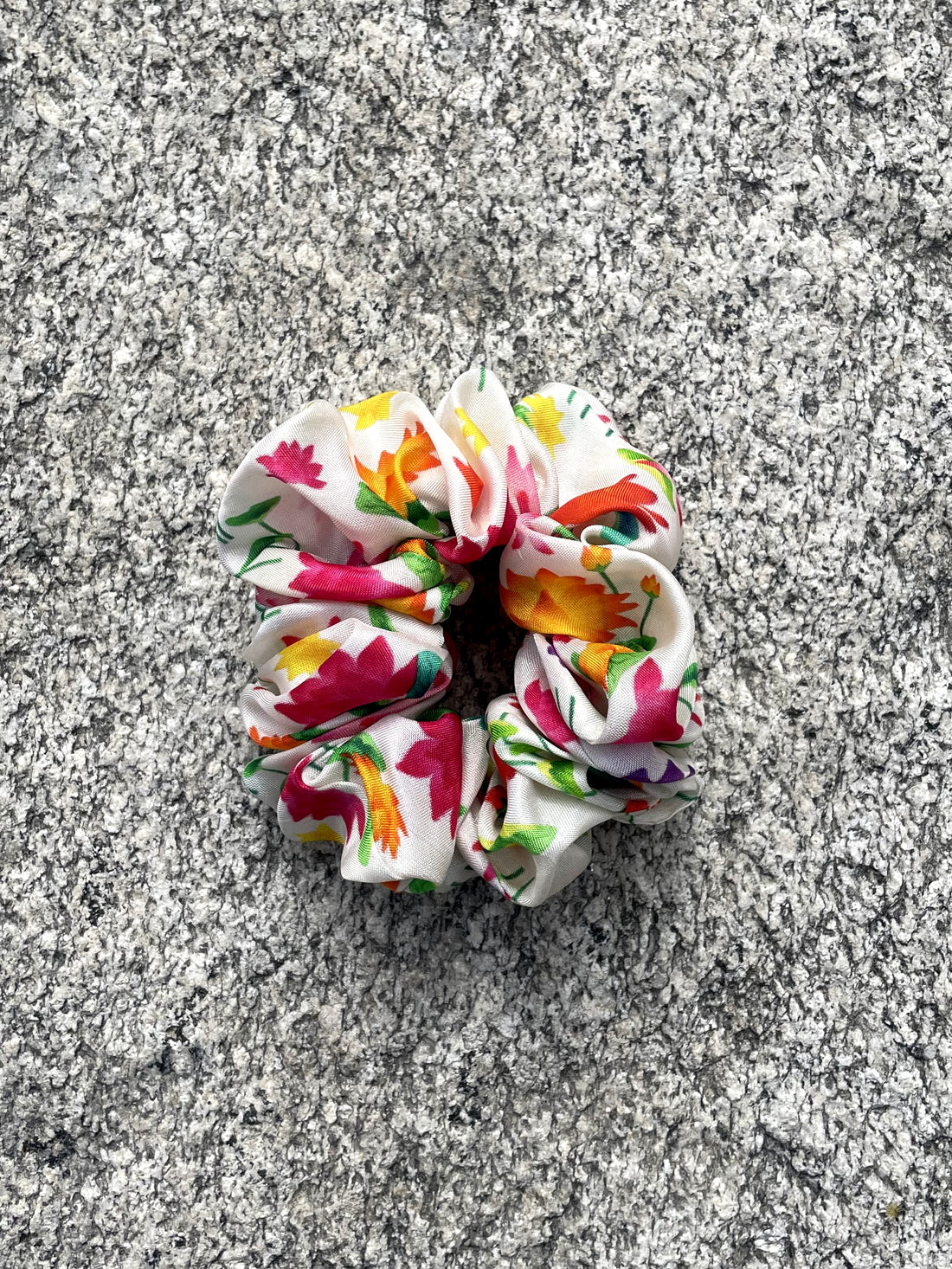 Scrunchie - Lotus Sky-IZSI-IZSI