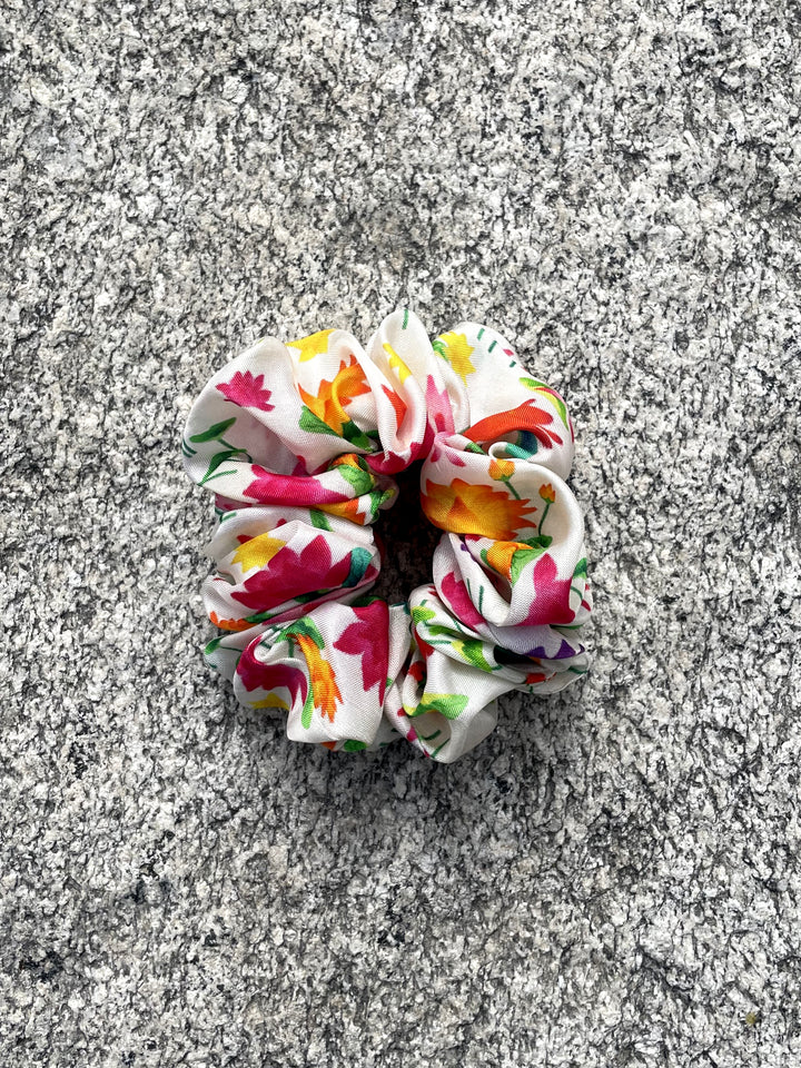 Scrunchie - Lotus Sky-IZSI-IZSI