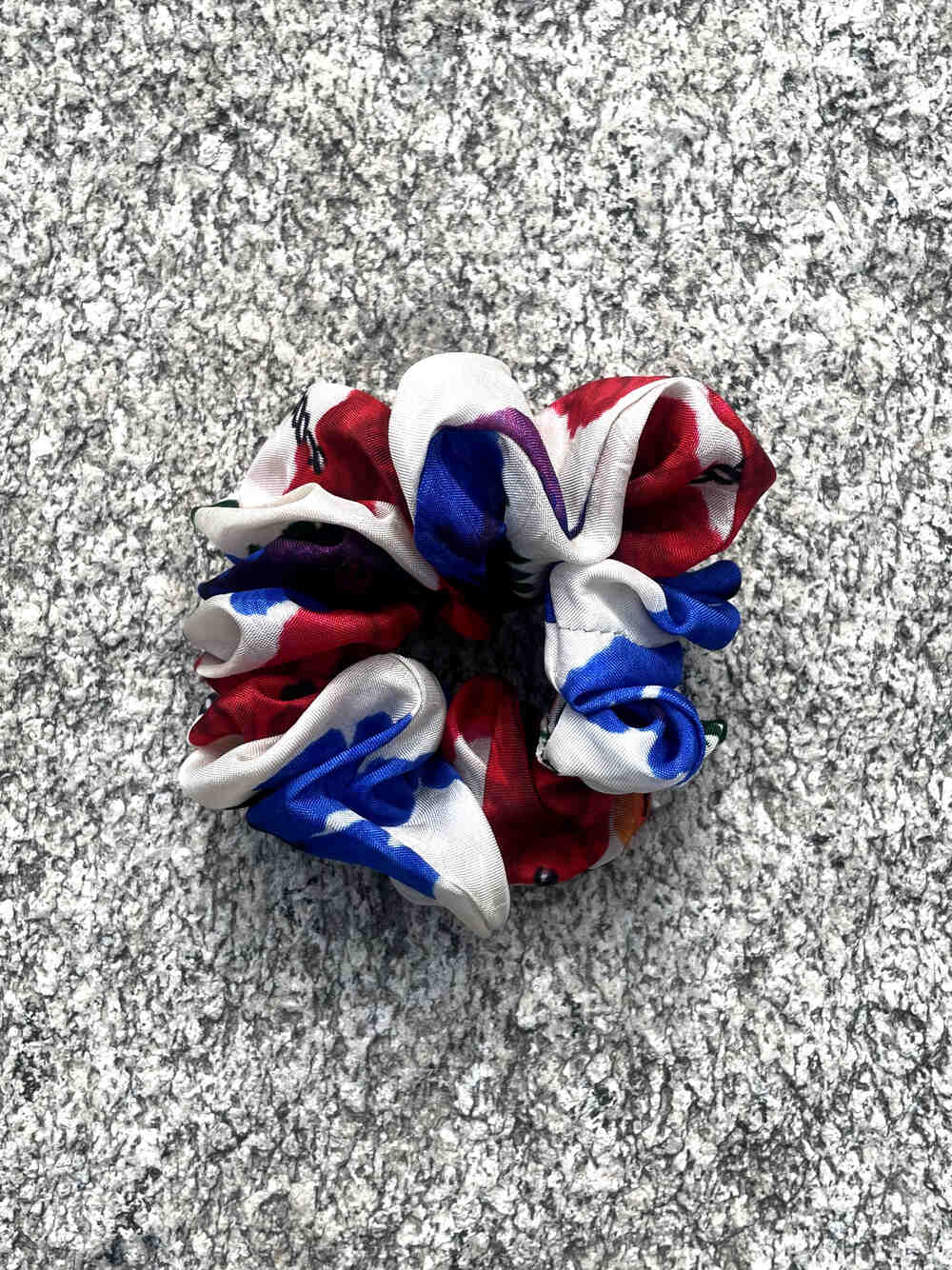 Scrunchie - Poppy White-IZSI-IZSI