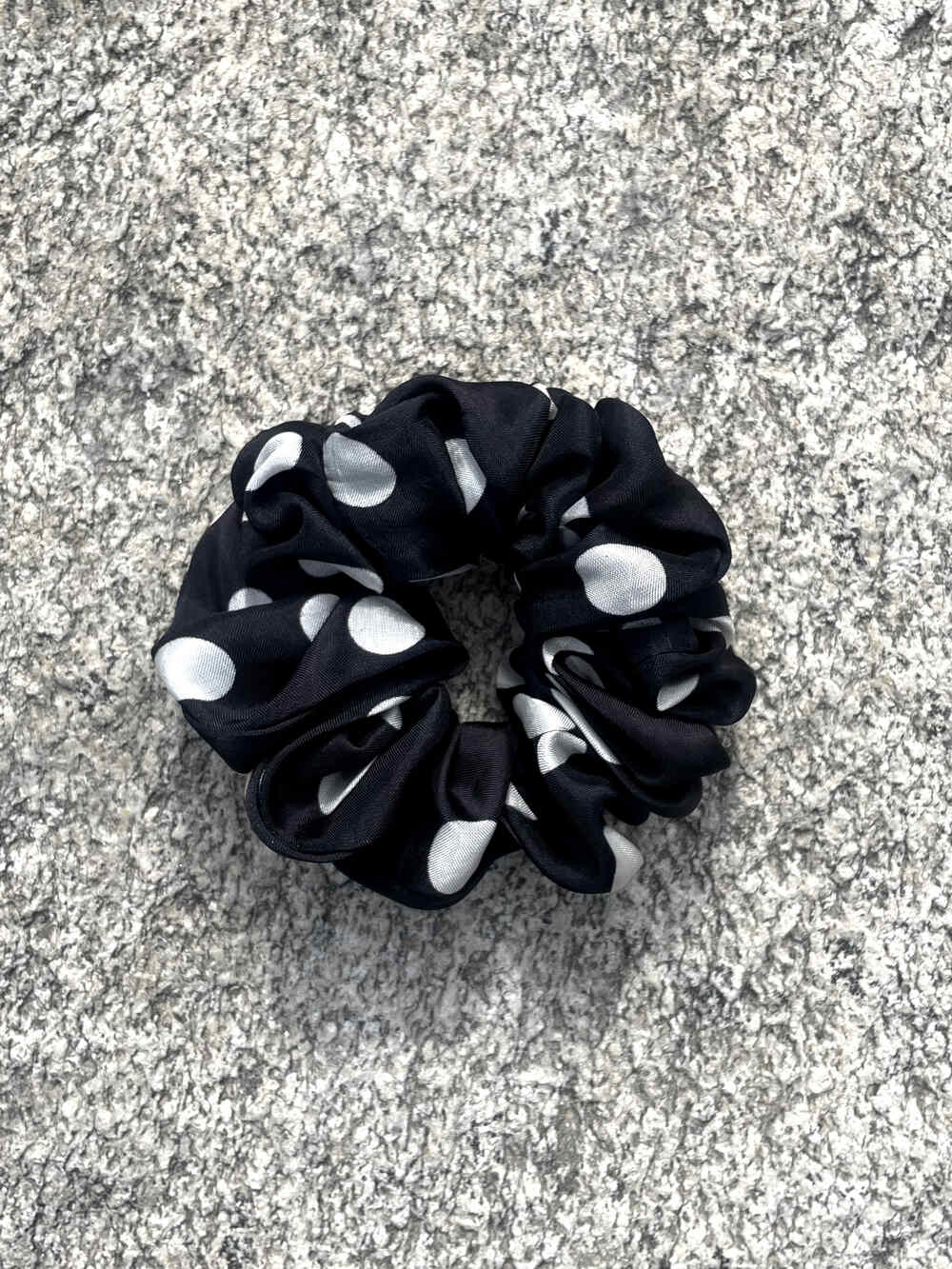 Scrunchie - Noir Dot-IZSI-IZSI