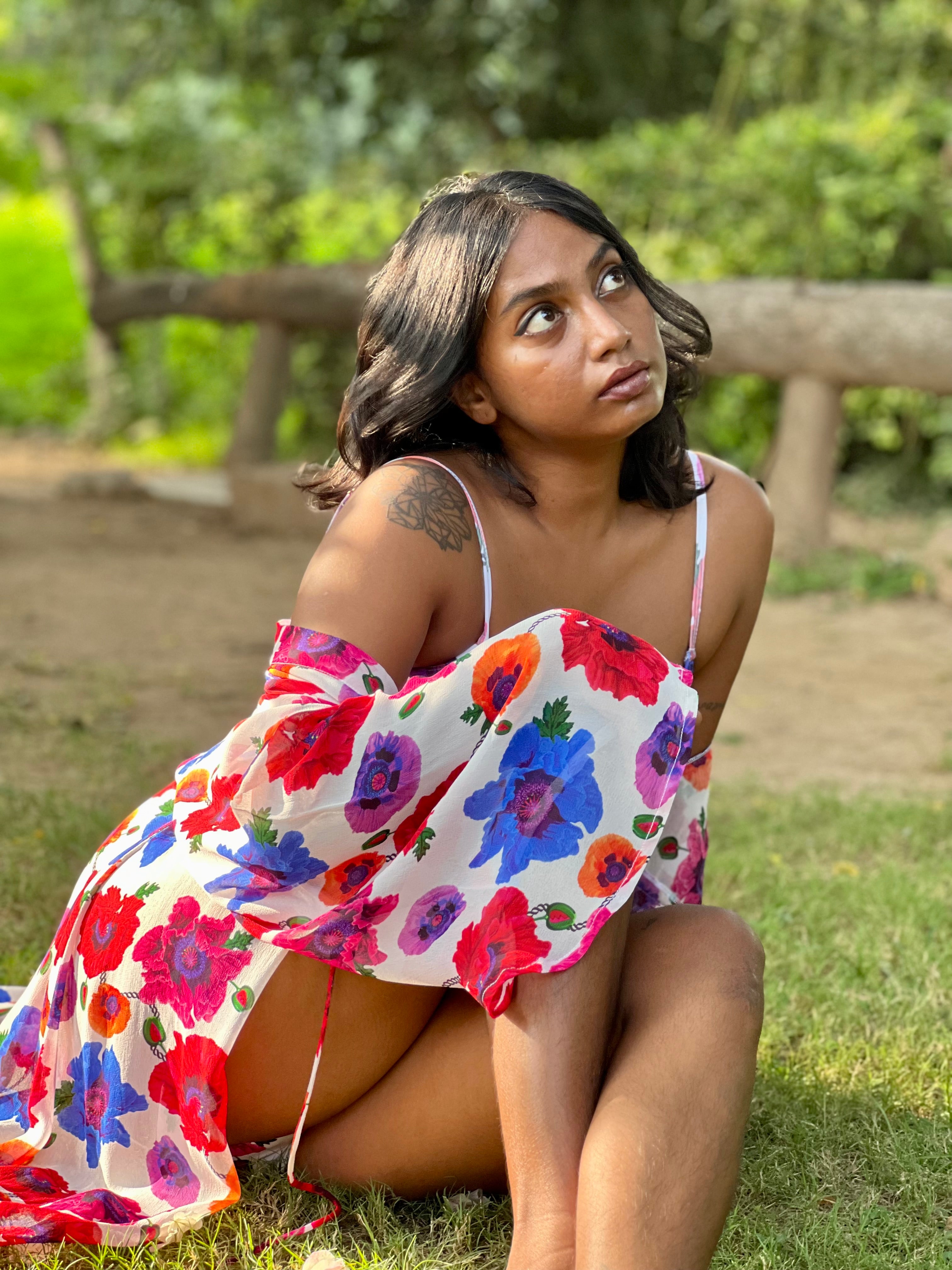 Kaftan with Drawstring Waist - Poppy White