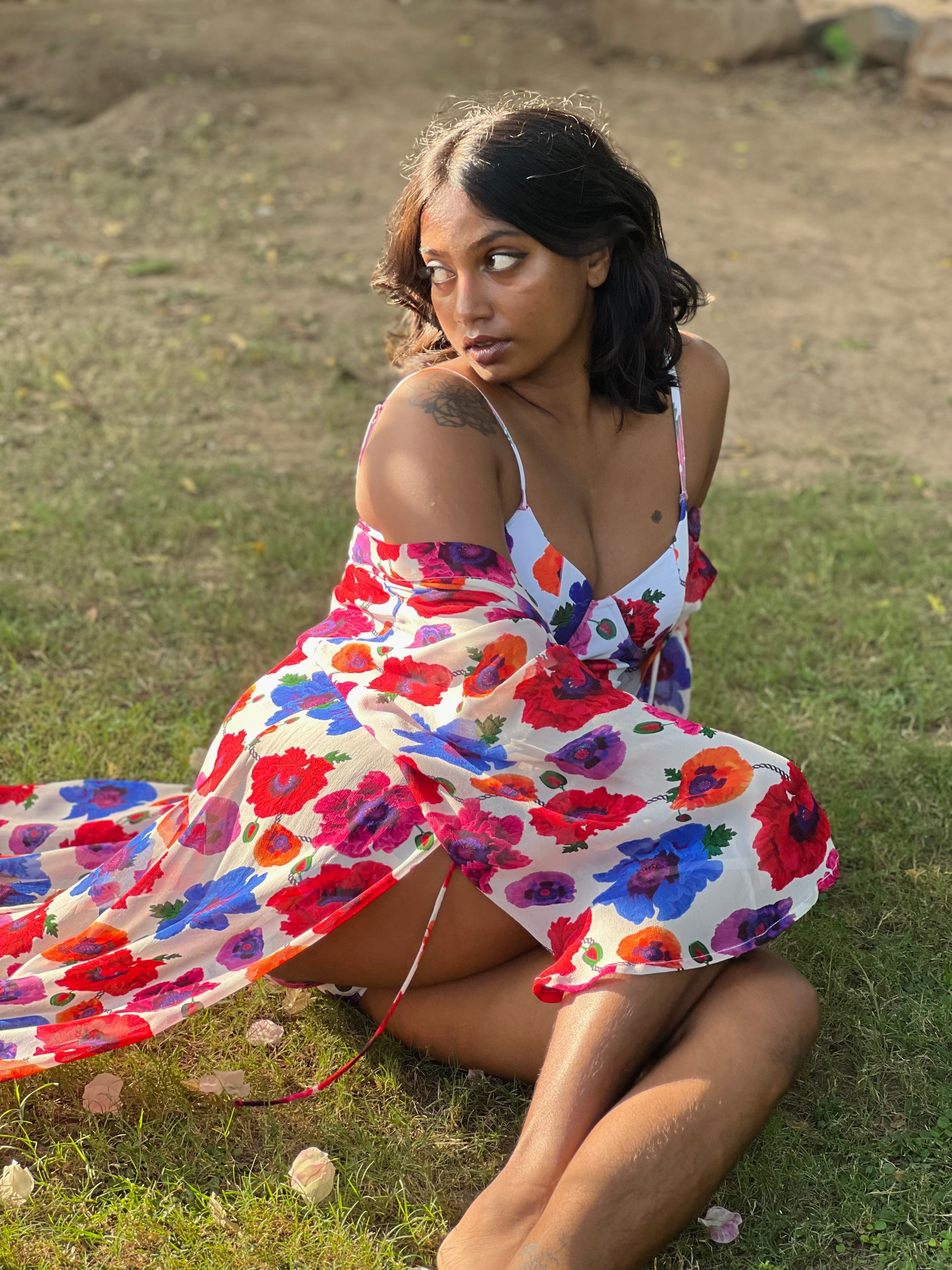 Kaftan with Drawstring Waist - Poppy White