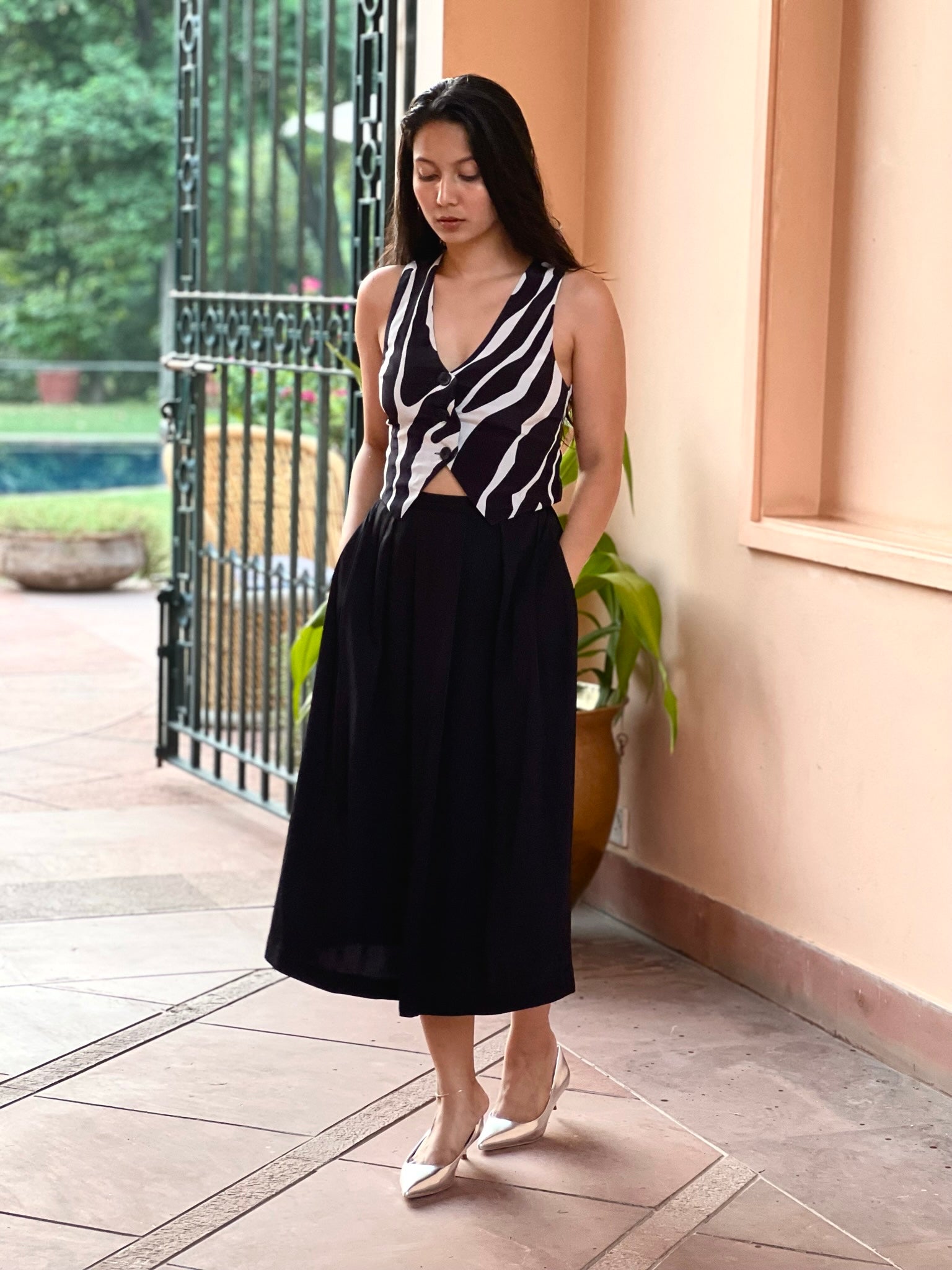 Pleated Skirt with Pockets - Black-izsi-IZSI