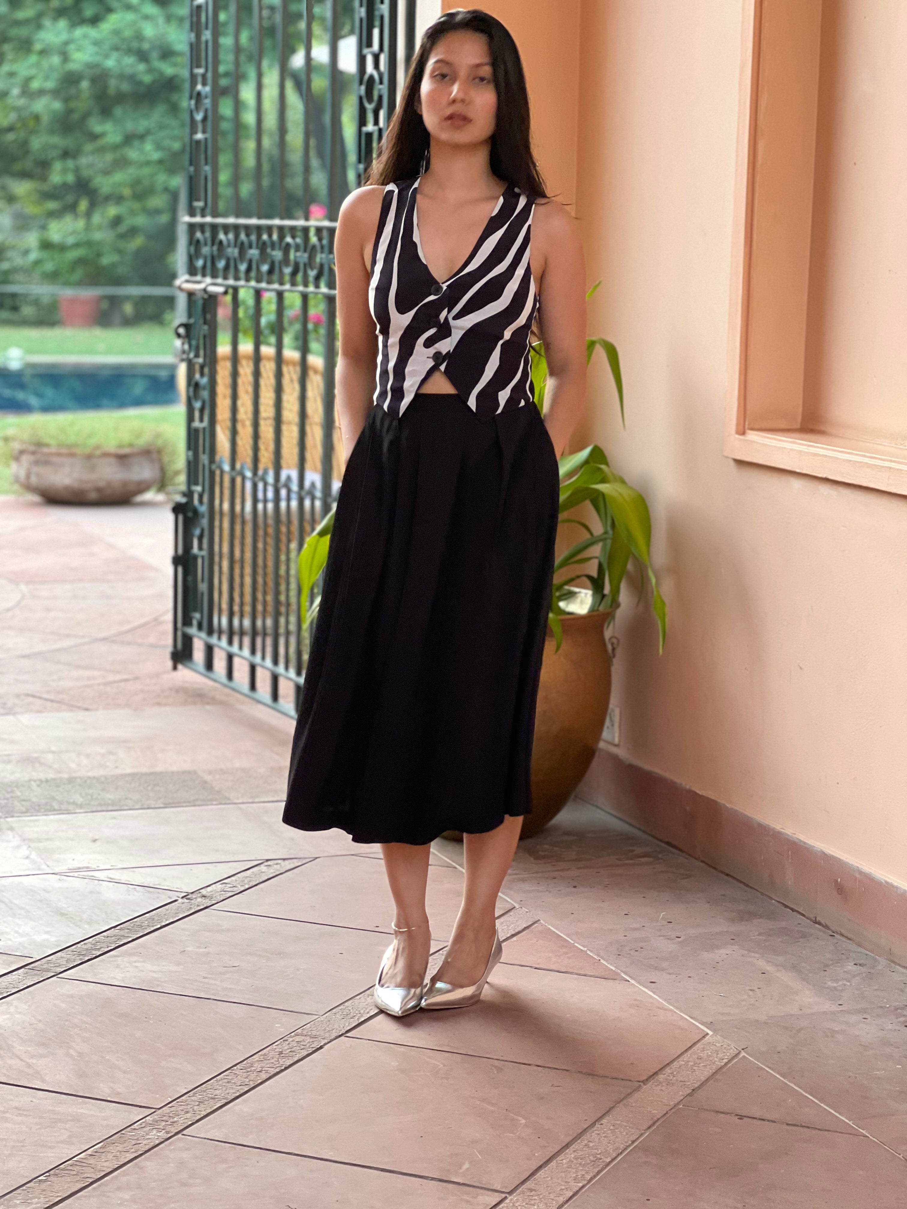 Pleated Skirt with Pockets - Black