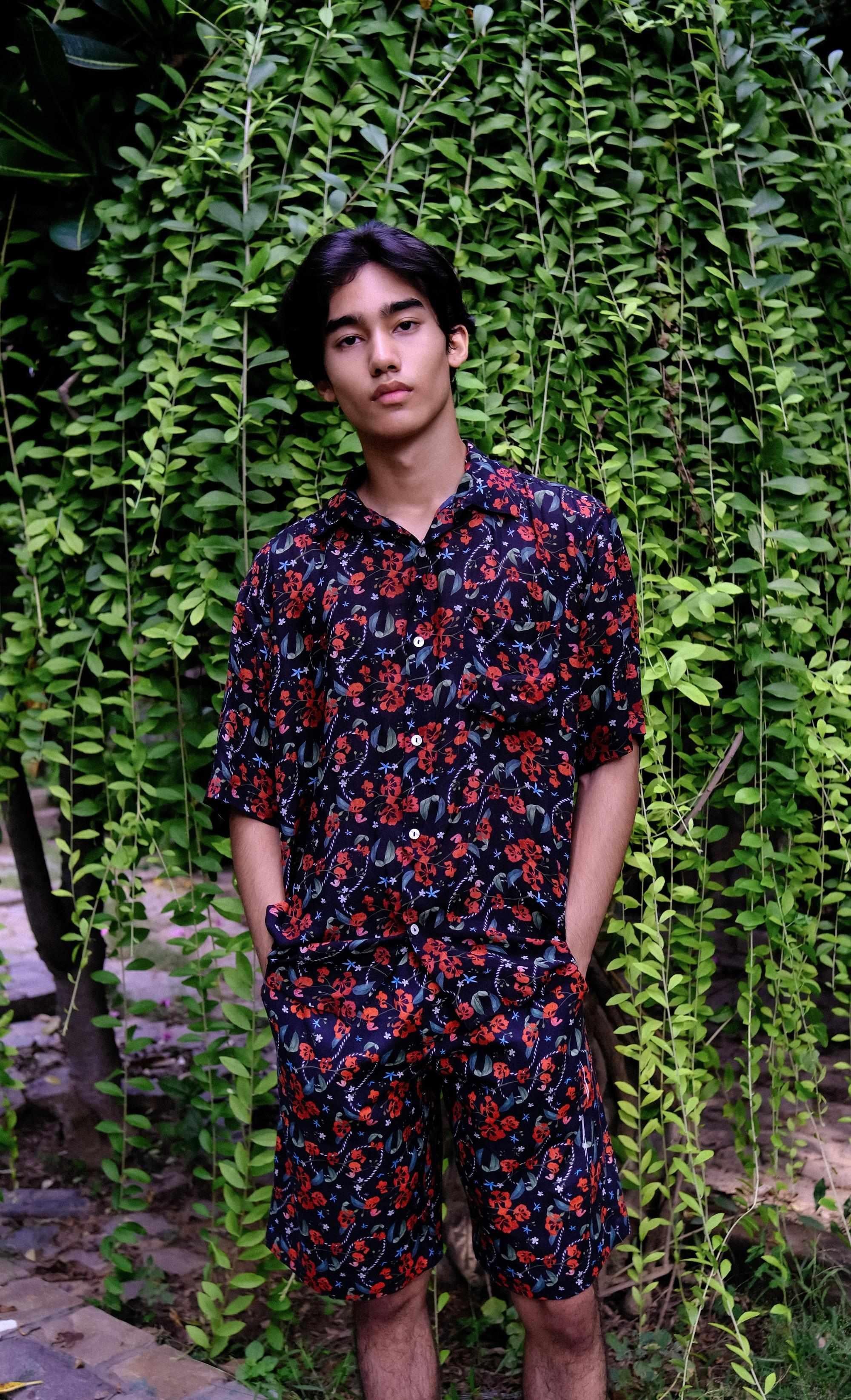 Royal Poinciana Linen Shorts for Men-izsi-IZSI